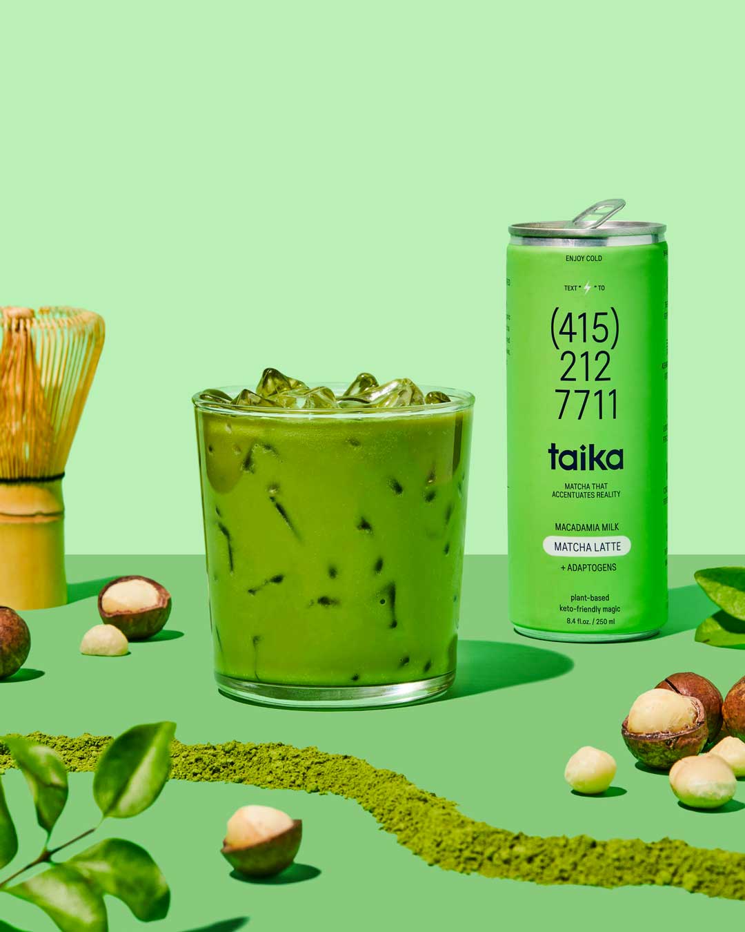 澳洲坚果奶制成的抹茶拿铁运动饮料包装设计2.jpg