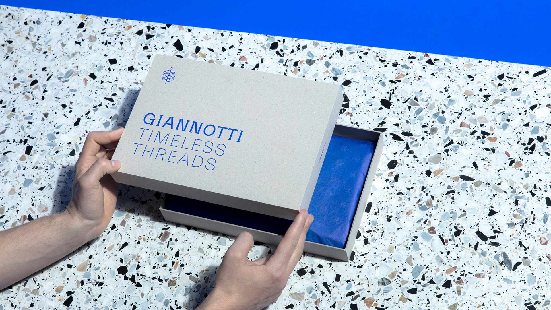 服裝品牌形象設(shè)計(jì)2.jpg 服裝品牌形象設(shè)計(jì)2.jpg