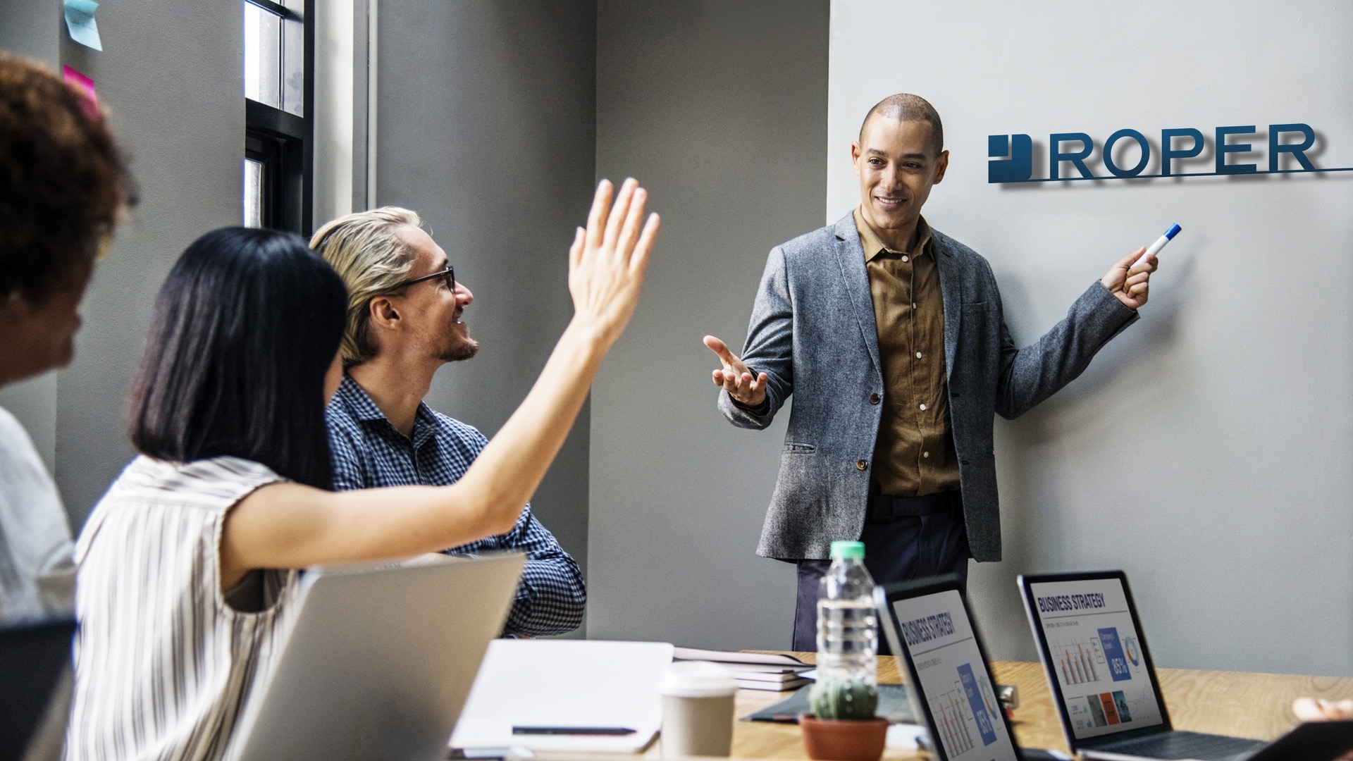 4知名vi設(shè)計(jì).jpeg 4知名vi設(shè)計(jì).jpeg